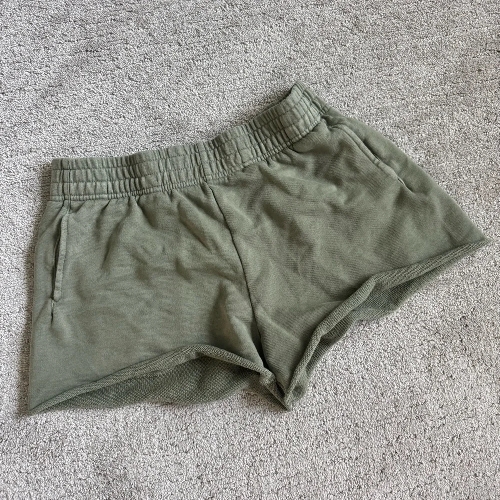 2/$20 Offline by Aerie Throwback Fleece Short in Olive Fun size M - Picture 2 of 9